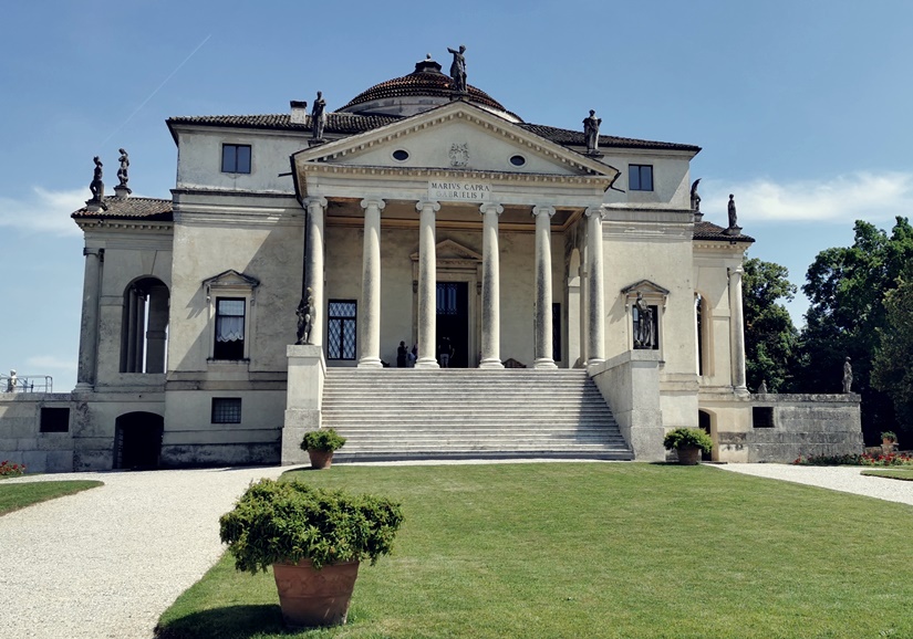 Visita guiada a la Villa La Rotonda en Vicenza, vista principal de la icónica arquitectura.